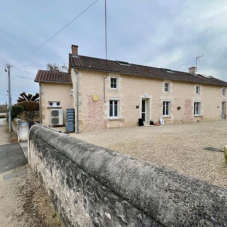 Chez Marcel - Maison 3 Chambres Lussac-les-Chateaux Ngoại thất bức ảnh