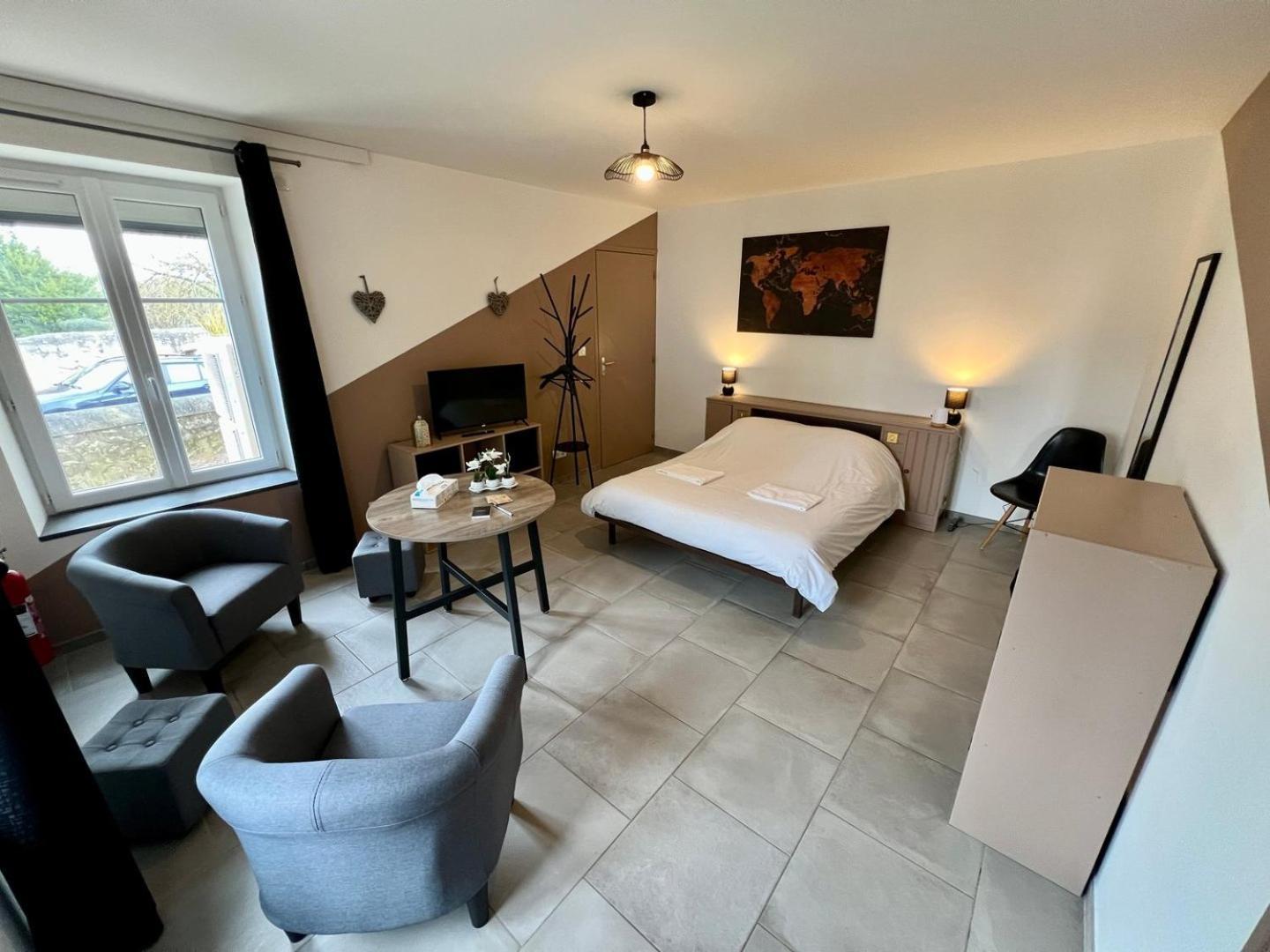 Chez Marcel - Maison 3 Chambres Lussac-les-Chateaux Ngoại thất bức ảnh