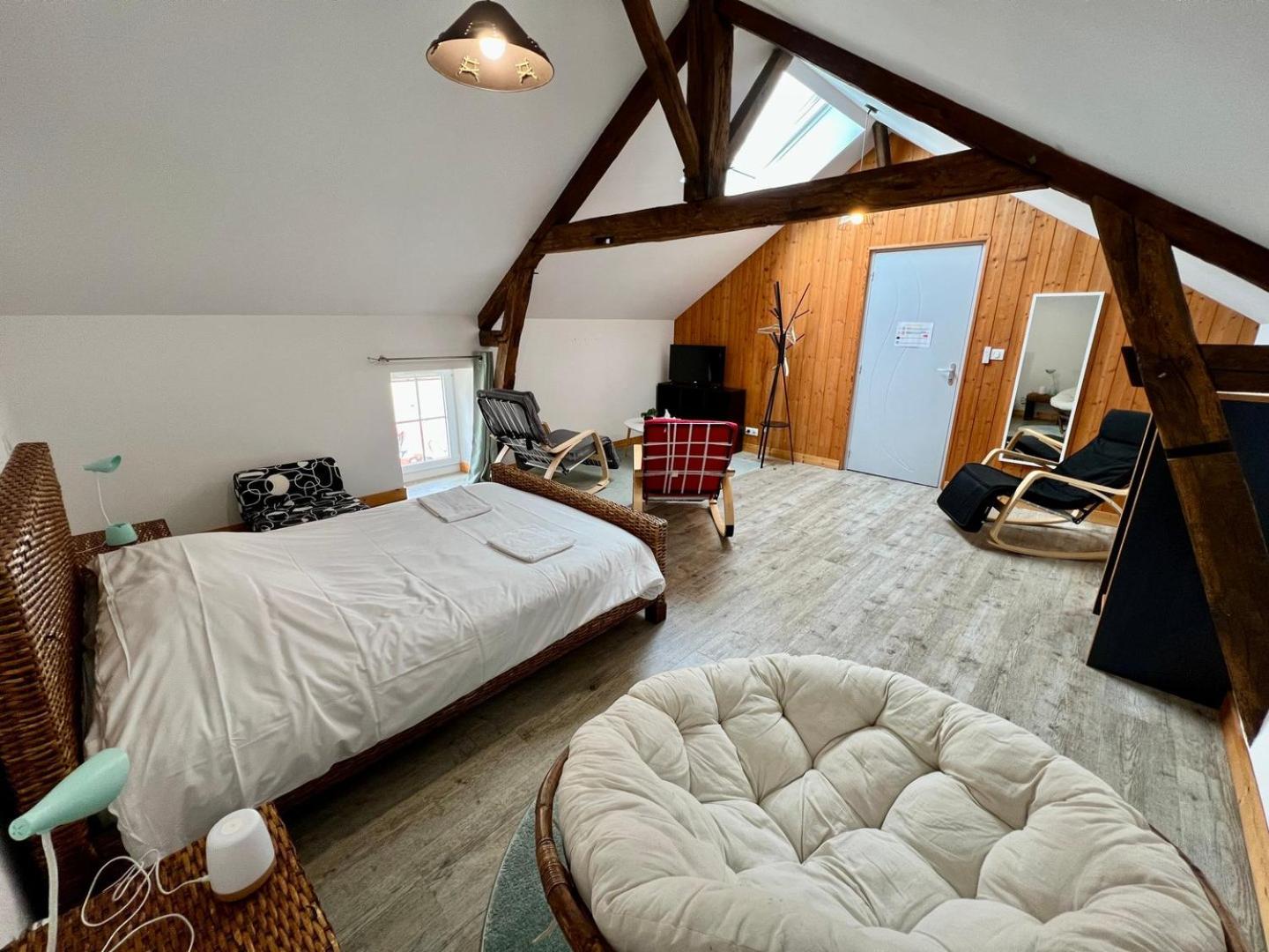 Chez Marcel - Maison 3 Chambres Lussac-les-Chateaux Ngoại thất bức ảnh